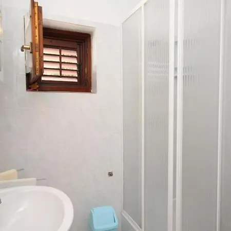 Apartment 8318c *